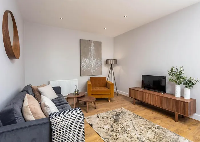 Seafield House - Donnini Apartments